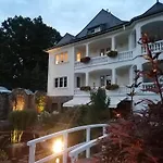 Weisser Hirsch Гостевой дом *